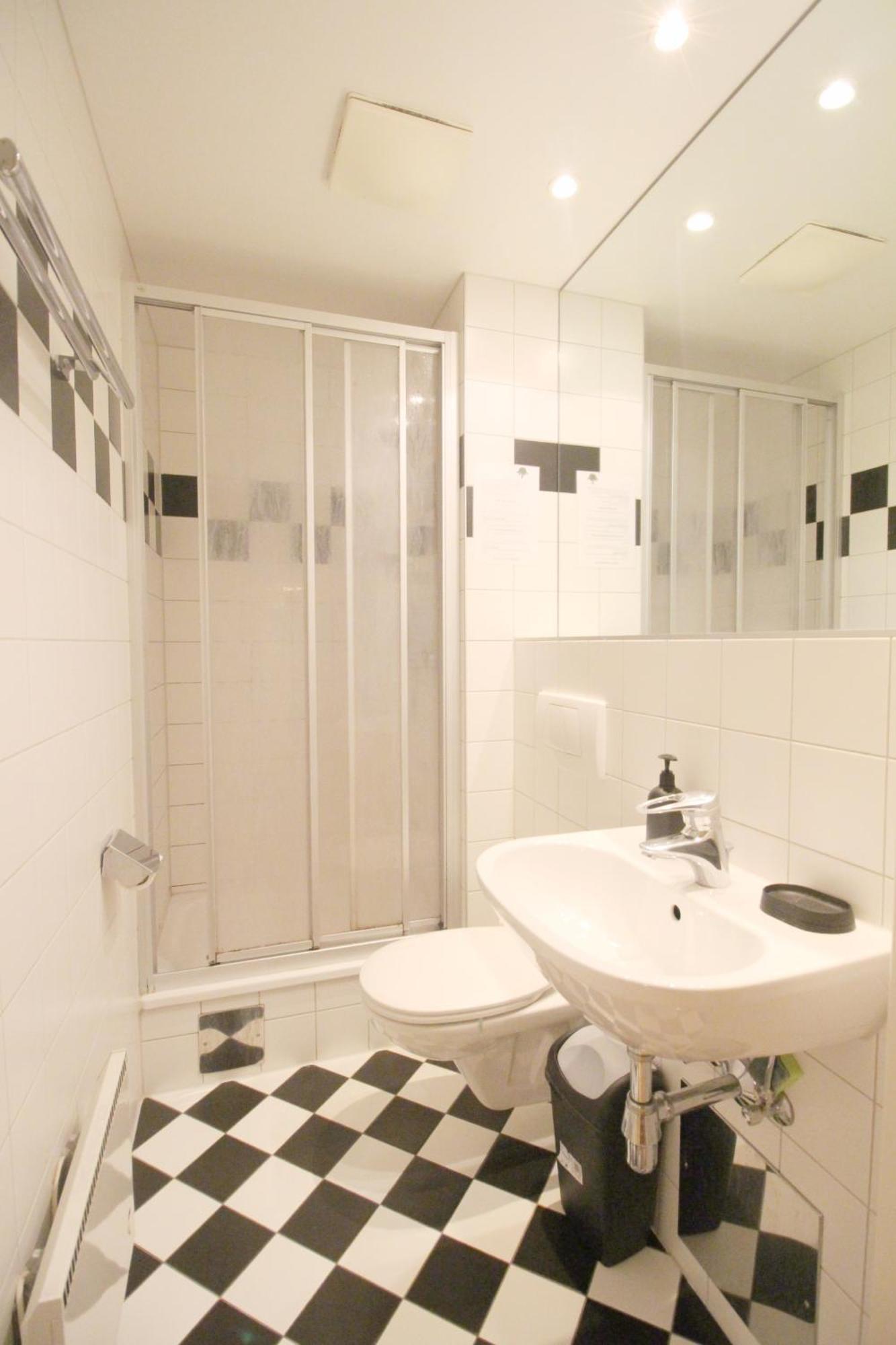 Aparthotel Triple In Hutteldorfer Strasse Area Wien