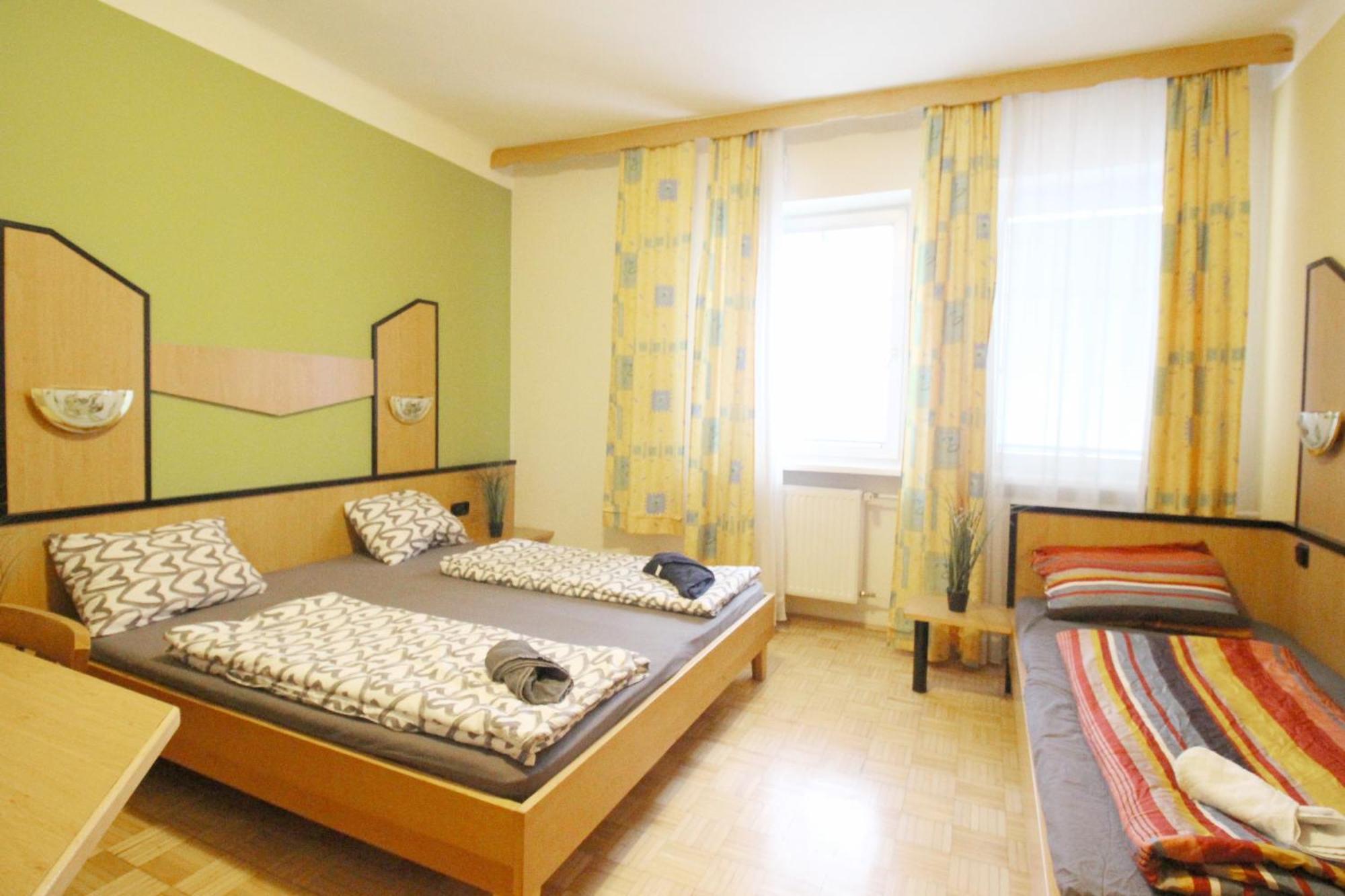 Aparthotel Triple In Hutteldorfer Strasse Area Wien